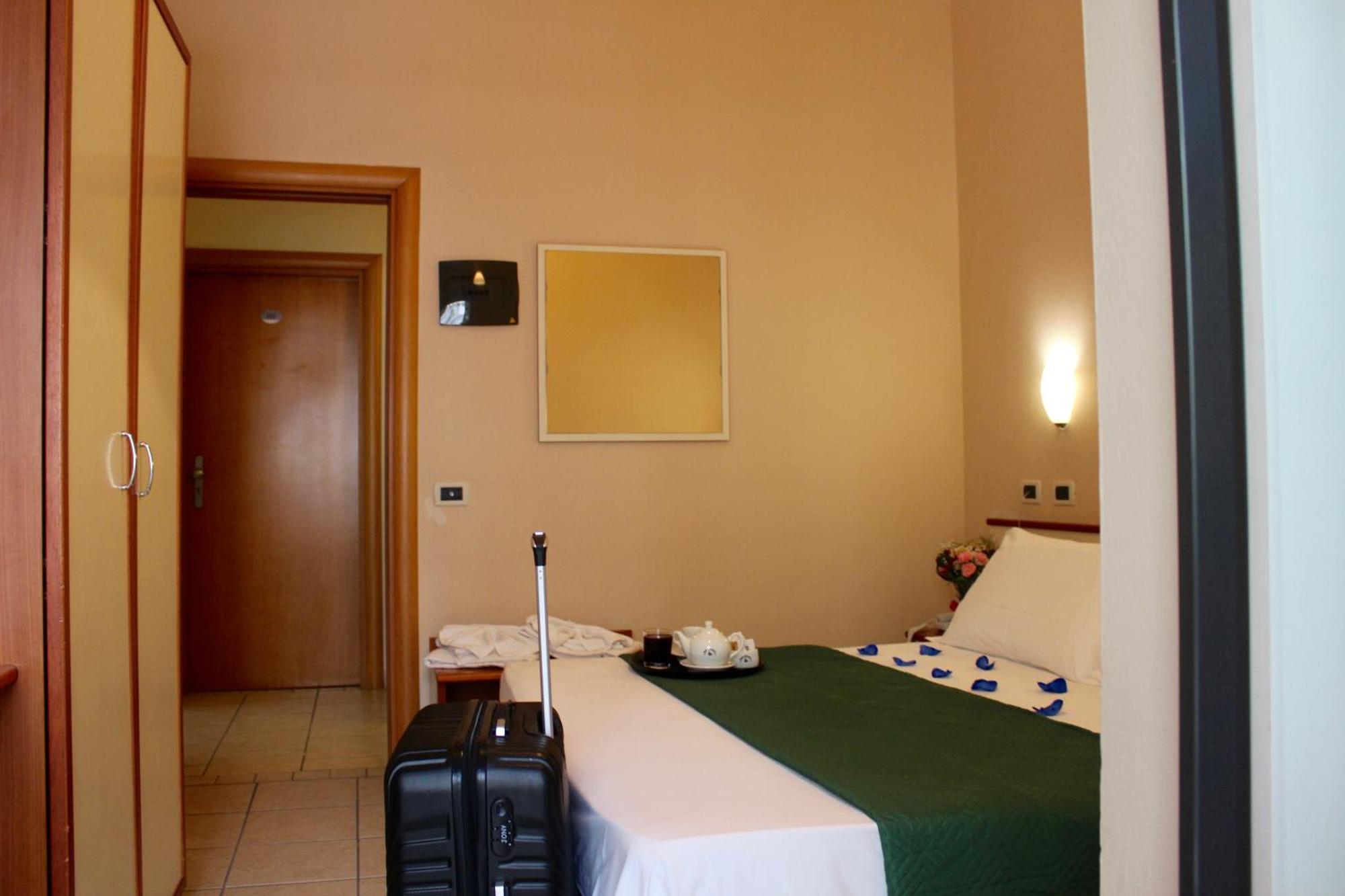 Blue Loft Hotel Cesenatico Esterno foto