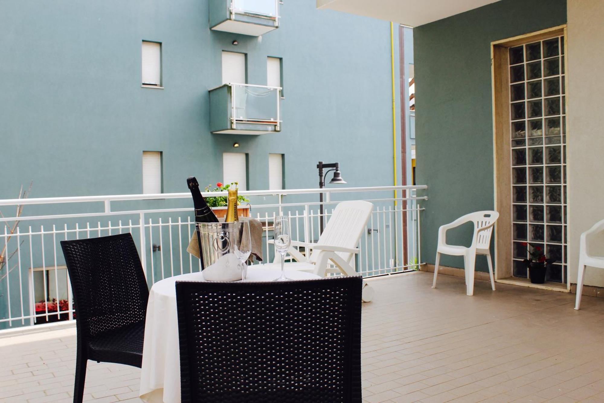 Blue Loft Hotel Cesenatico Esterno foto