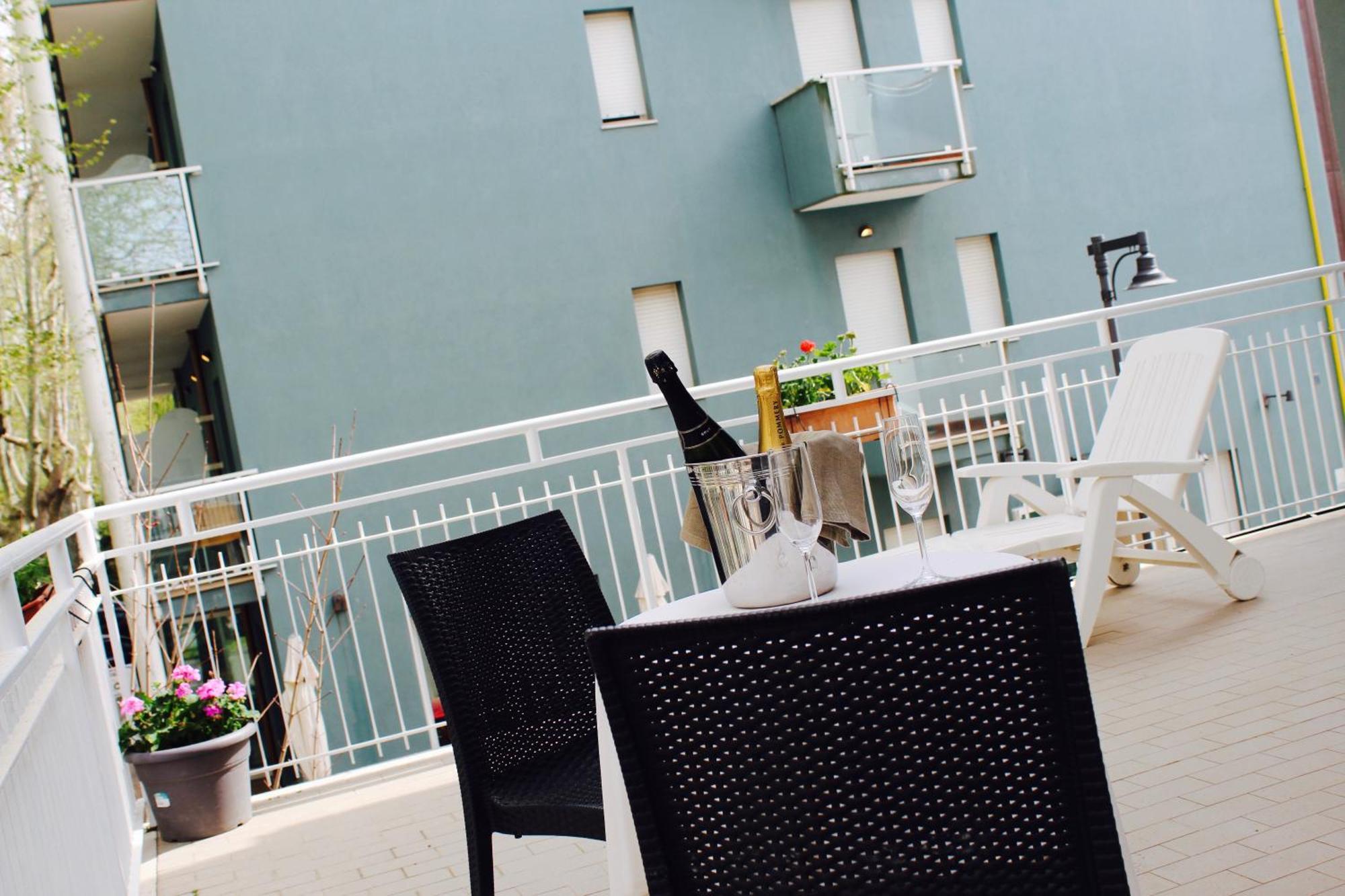 Blue Loft Hotel Cesenatico Esterno foto