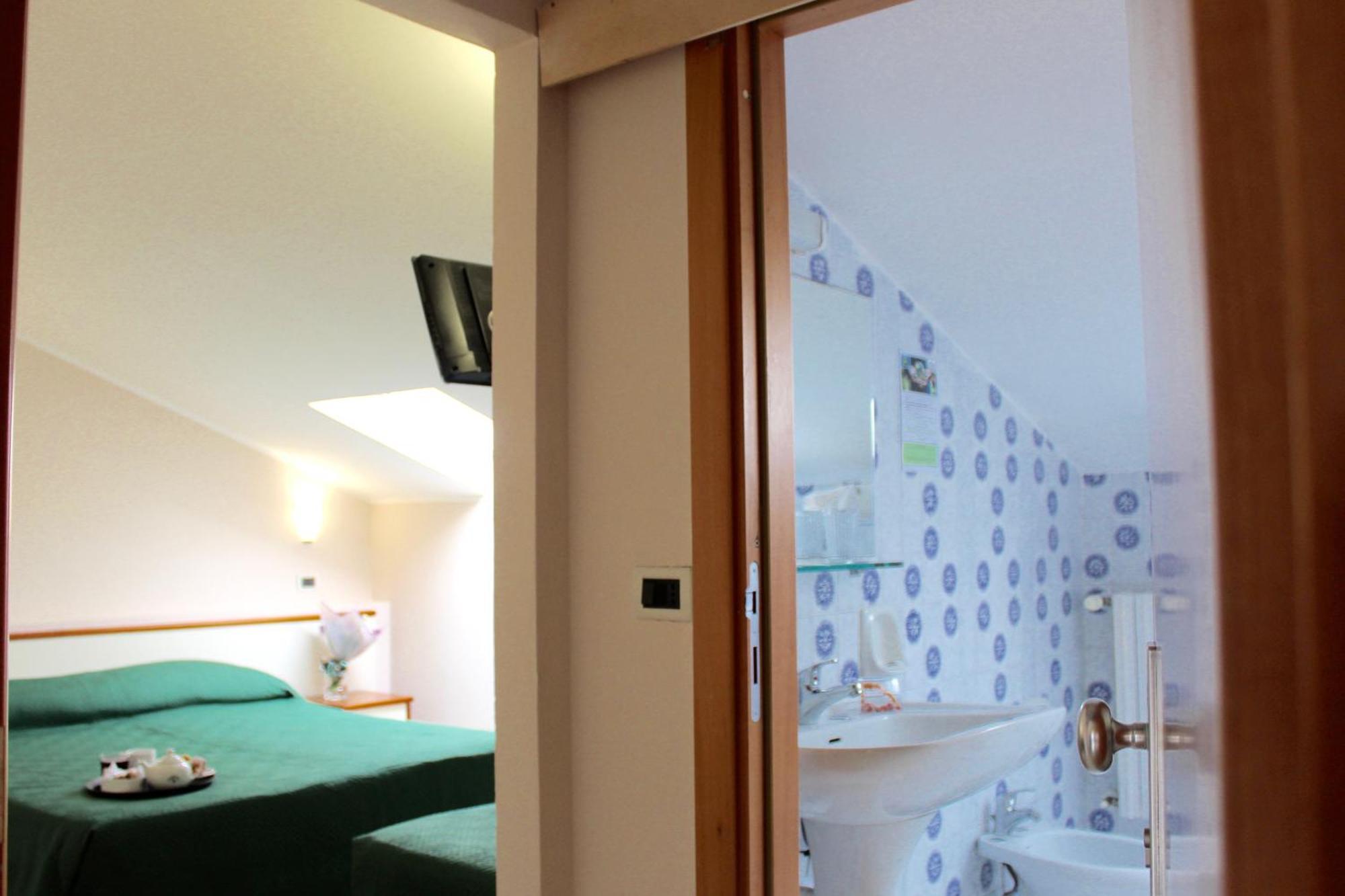 Blue Loft Hotel Cesenatico Esterno foto